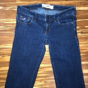 Hollister dark wash skinny jeans *size 3L*